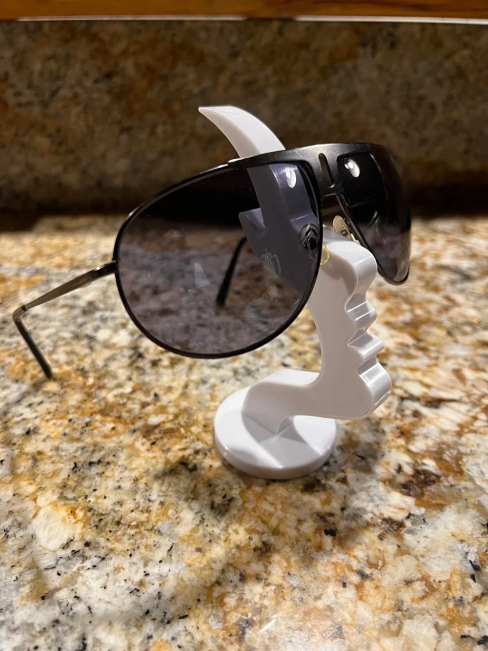 Men's Black Aviator Sunglasses - Classic Polarized Look